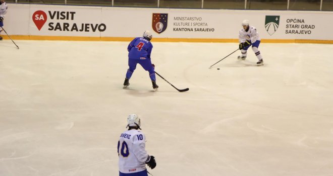 Mladi hokejaši BiH pobjedom otvorili svjetsko prvenstvo u sarajevskoj Skenderiji