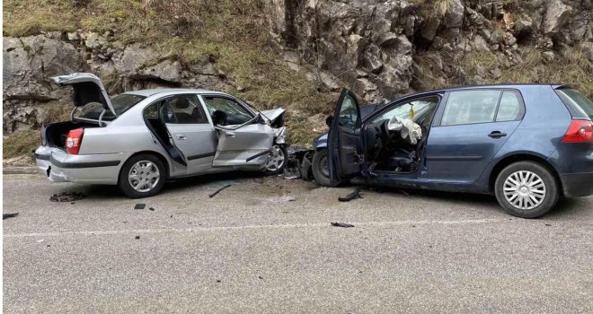 Teška saobraćajna nesreća na putu Sarajevo - Pale: Povrijeđeno pet osoba