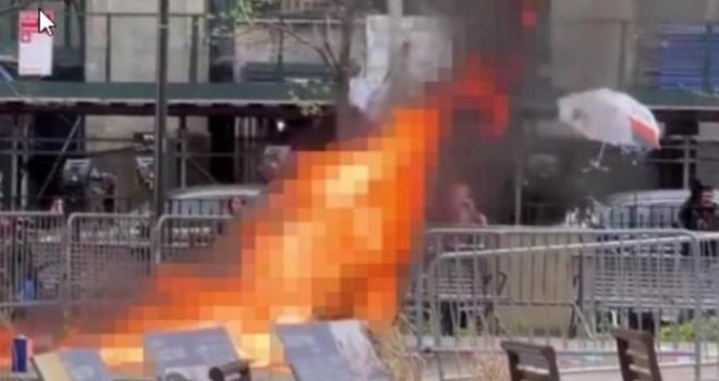 Zastrašujući prizor na Manhattanu, ljudi vrištali: Muškarac se zapalio ispred suda u kome je u toku suđenje Trumpu