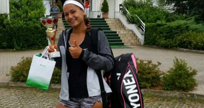 Tužne vijesti za bh. sport: Bivša juniorska prvaknja BiH u tenisu, 21-godišnja Katarina Trivić izgubila bitku za život