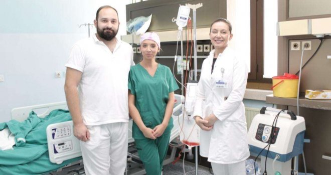 Na Klinici za neurohirurgiju urađen operativni zahvat inovativnog savremenog sistema IRRAflow