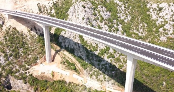 Snimak iz zraka: Pogledajte kako izgleda nova dionica autoputa i grandiozni most 'Hercegovina'