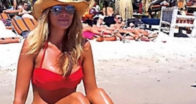 Melina Džinović pršti nauljena na plaži, ima duge izvajane noge i tijelo top modela: Kad je ljubav bila na vrhuncu...  