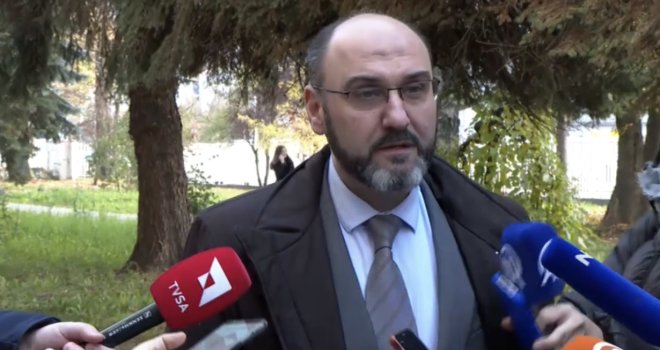 UNSA u totalnoj blokadi, Zaimović vikao na press-konferenciji: Žele nas staviti pod političku kontrolu, ucjenjuju nas