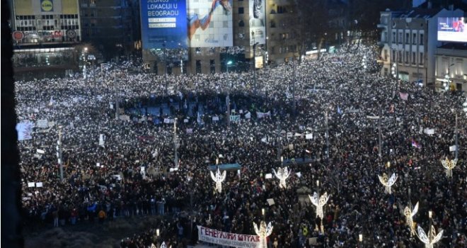 Sukob dvije Srbije: Protesti koji će promijeniti jedno društvo... Hoće li na red doći i pitanje - deda, šta si radio u ratovima ‘90-ih?!