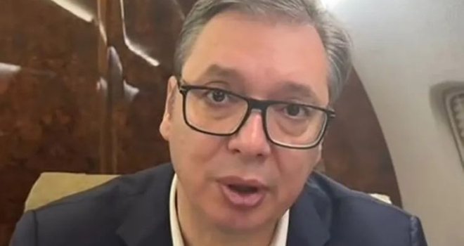 Iz aviona i patetičnom porukom: Vučić se konačno oglasio o presudi Dodiku