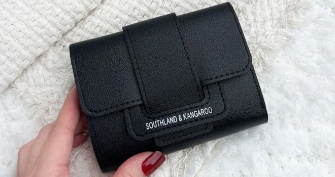 Kupila novčanik na internetu, pa je dočekao horor: Zanijemila od šoka kad je vidjela od čega je napravljen!
