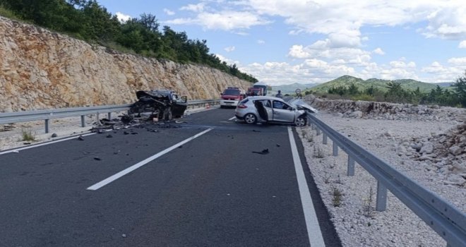 Stravična nesreća kod Stoca: Jedna osoba poginula, druga podlegla na putu do bolnice