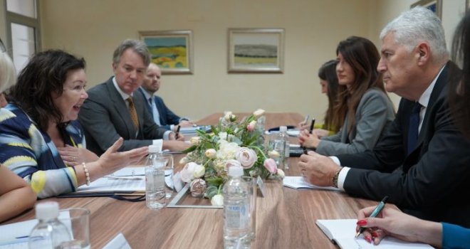 HDZ prešutio, Reilly objavio: Velika Britanija od Čovića zatražila hitno formiranje nove koalicije