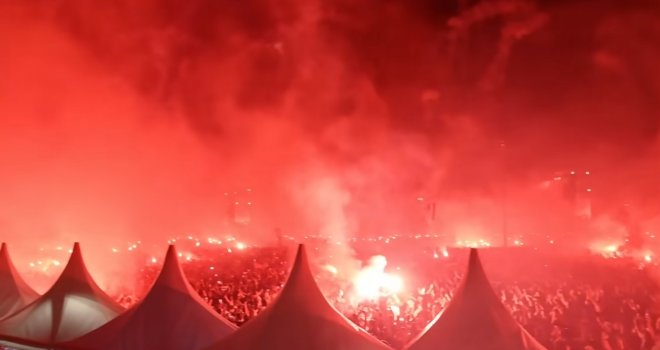 Thompson se nije uspio suzdržati ustaškog pozdrava: Zaurlao 'Za dom spremni', a onda je nastala ludnica...