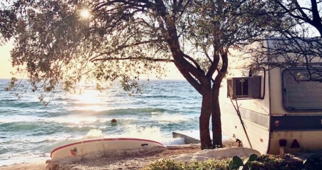 Inspekcija zatvara još jedan kamp na Jadranu: Posjetitelji rezervisali i platili boravak