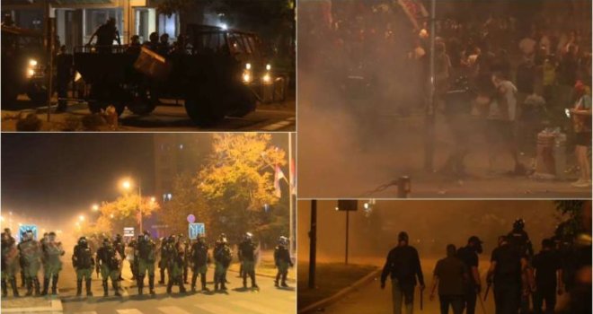Policija rastjerala učesnike velikog protestnog skupa u Novom Sadu