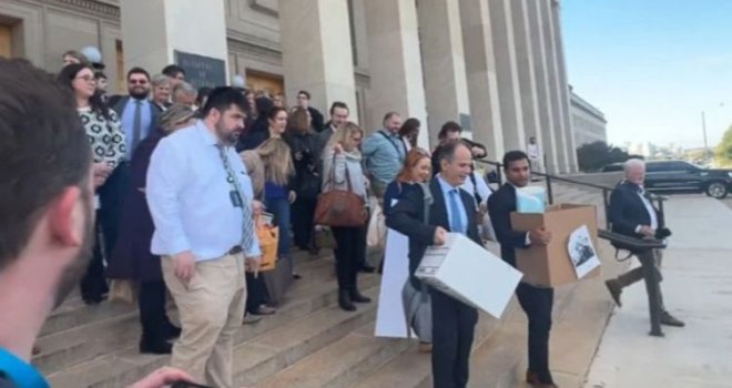 Masovna pobuna novinara u Pentagonu: Napustili zgradu u znak protesta protiv cenzure