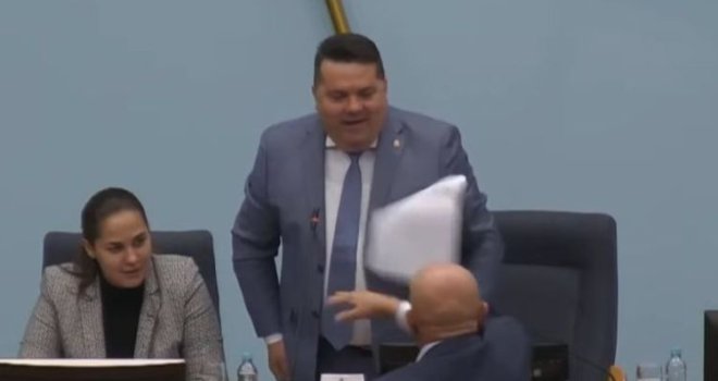Dončić gađao Stevandića i vikao mu 'đubre jedno', ovaj naredio da ga 'iznesu' iz sale!