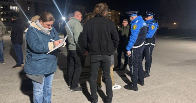 Roditelji se okupili ispred škole na Dobrinji: Maloljetno lice maltretira učenike osmog razreda