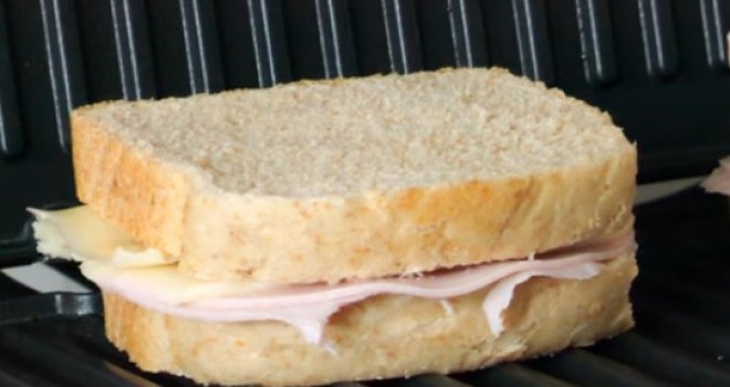 Salama i  sir: Koliko je zapravo opasan sendvič koji mnogi vole jesti svaki dan?