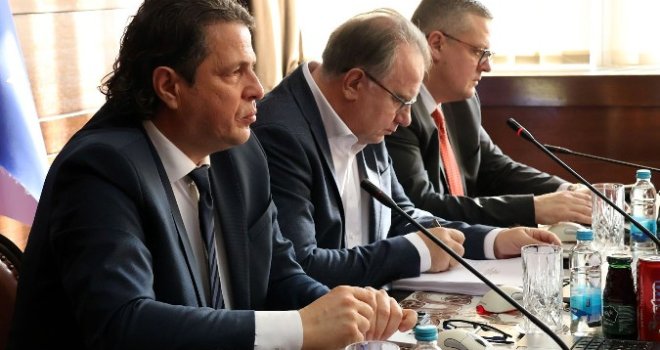 Nakon plaća, Vlada FBiH je povećala i dnevnice za putovanja!