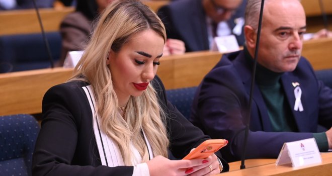 Nikolina Šljivić pokazala diplomu: Napadi na mene zasnovani na rodnim stereotipima i lažima