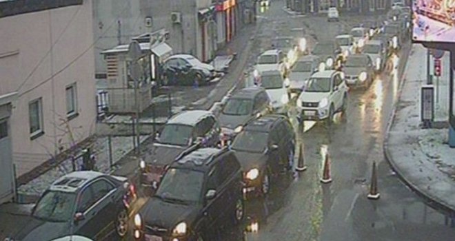 Ogromne gužve zabilježene na graničnim prijelazima: Ove puteve izbjegavajte
