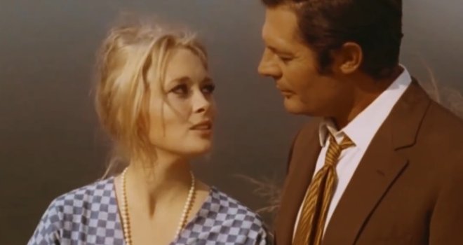 Imala je strastvenu aferu sa oženjenim kolegom: Reditelj ih je polijevao vodom kako bi ih razdvojio u krevetu