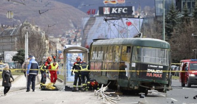 Objavljen snimak stravične nesreće u Sarajevu: Trenutak kada je tramvaj iskočio iz šina