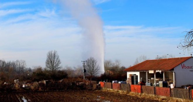 U BiH izbio gejzir: Geolog tvrdi da ima i nafte