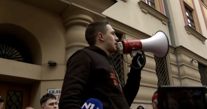 Oglasilo se Tužilaštvo KS o protestima i istrazi tramvajske nesreće