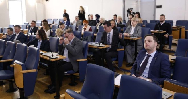 Skupština KS prihvatila ostavku premijera Uka: 'Vjerujem da društva napreduju kada vlast čuje glas svojih građana'