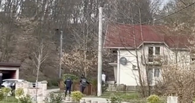 Užas u Laktašima: U automobilu nađena tijela oca i sina