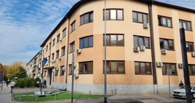 MUP Tuzlanskog kantona uhapsio četiri osobe, među njima trojica policajaca