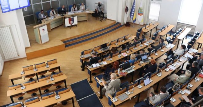 Pomoćna policija, helikopterska jedinica, nabavljanje i nošenje oružja: Usvojeni ključni zakoni u KS