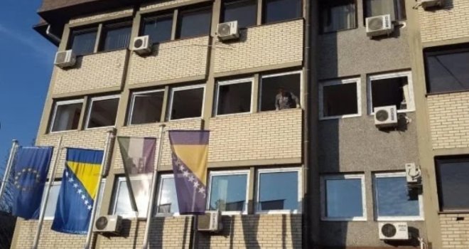 Pretresa se Vlada USK zbog sumnji u nezakonito zapošljavanje