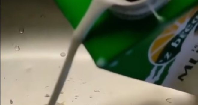 Kupila mlijeko poznatog brenda pa se neugodno iznenadila: Iz tetrapaka počela curiti gusta sluz...