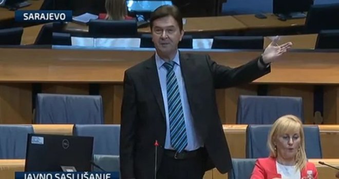Skandal u Parlamentu BiH: Bulatović nije htjela odgovoriti na pitanja o Univerzitetu Kallos, napustila salu