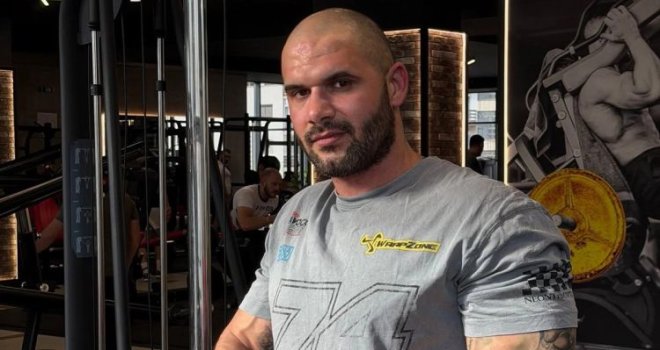 Mostarac uzalud tražio da kupi dres Lukića: 'Utrpat će ga Jovo i večeras!'