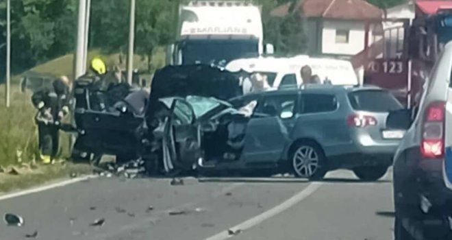 Stravična nesreća u BiH: Poginule tri osobe, još dvije povrijeđene