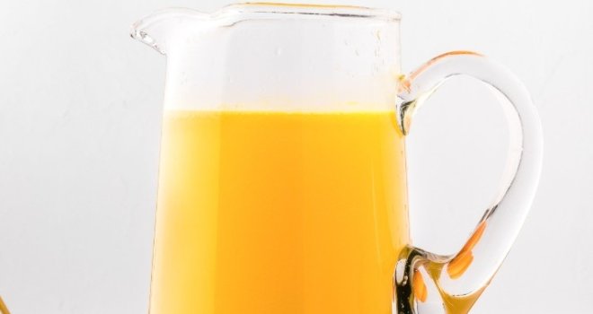 'Napitak čistač jetre' istovremeno topi salo i smiruje šećer: Recept od tri sastojka koji se pije ujutru na prazan stomak