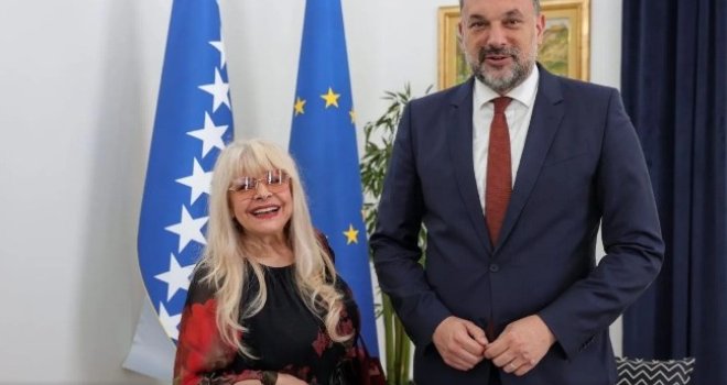 Diplomatski pasoš BiH za kraljicu sevdaha! Konaković: 'Hvala joj na svemu što je učinila...'