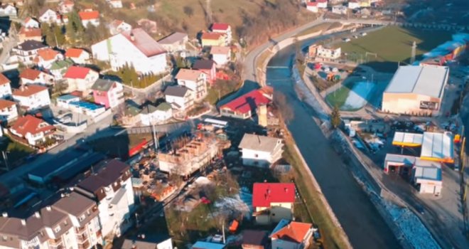 Ko je najbogatiji načelnik u BiH od čije firme zavisi cijeli grad: Od molera do Maybacha