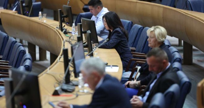 Zakuhalo se oko budžeta institucija BiH za 2026. godinu: Burna rasprava u Predstavničkom domu PSBiH 