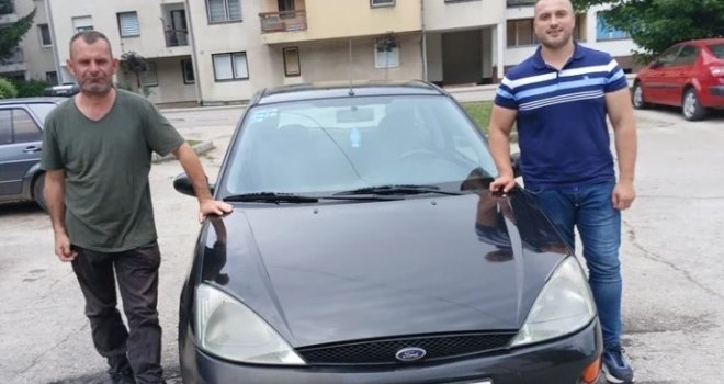 Lijepa priča iz BiH: Vatra mu 'progutala' Polo, komšija ga obradovao novim vozilom