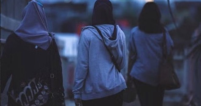 Zabrana nošenja marame u svim školama od septembra: Evo kako će se provoditi i kolike su kazne