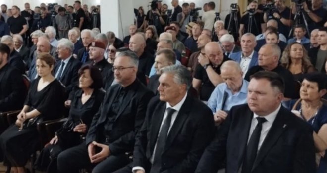Bez Dodika i Vučića: U Beogradu održana komemoracija zločincu Mladiću, prisustvovali zvaničnici iz RS Karan, Budimir i Ostojić