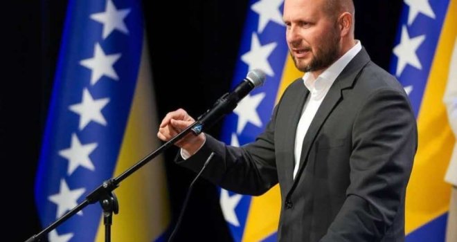 Okerić odgovara: 'Da li je vlast sarađivala sa kriminalcima? Očito se SDA prepoznala u kritikama'