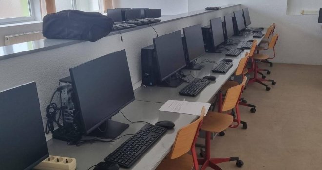 Preko 70 povratničkih škola dobilo 'pametne učionice' 