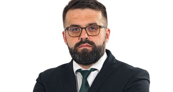 Srpski odbornici u Skupštini Srebrenice smijenili Faruka Đozića zbog objave o Ratku Mladiću: 'Znam šta se dešava'