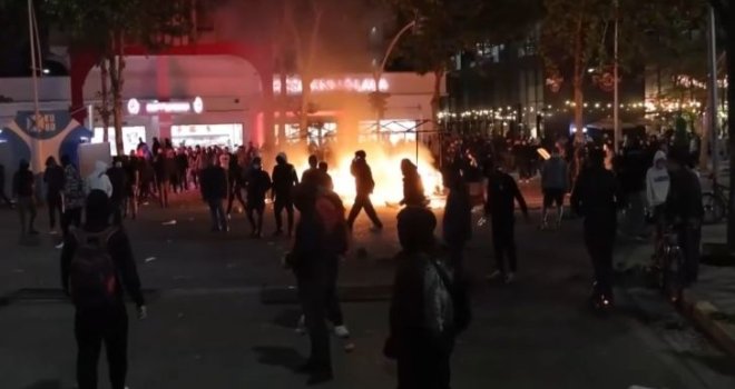 U Tirani sve gori: Povrijeđeno 156 osoba, uhapšeno 56... Sukobi eskaliraju, studenti traže ostavku Edija Rame!